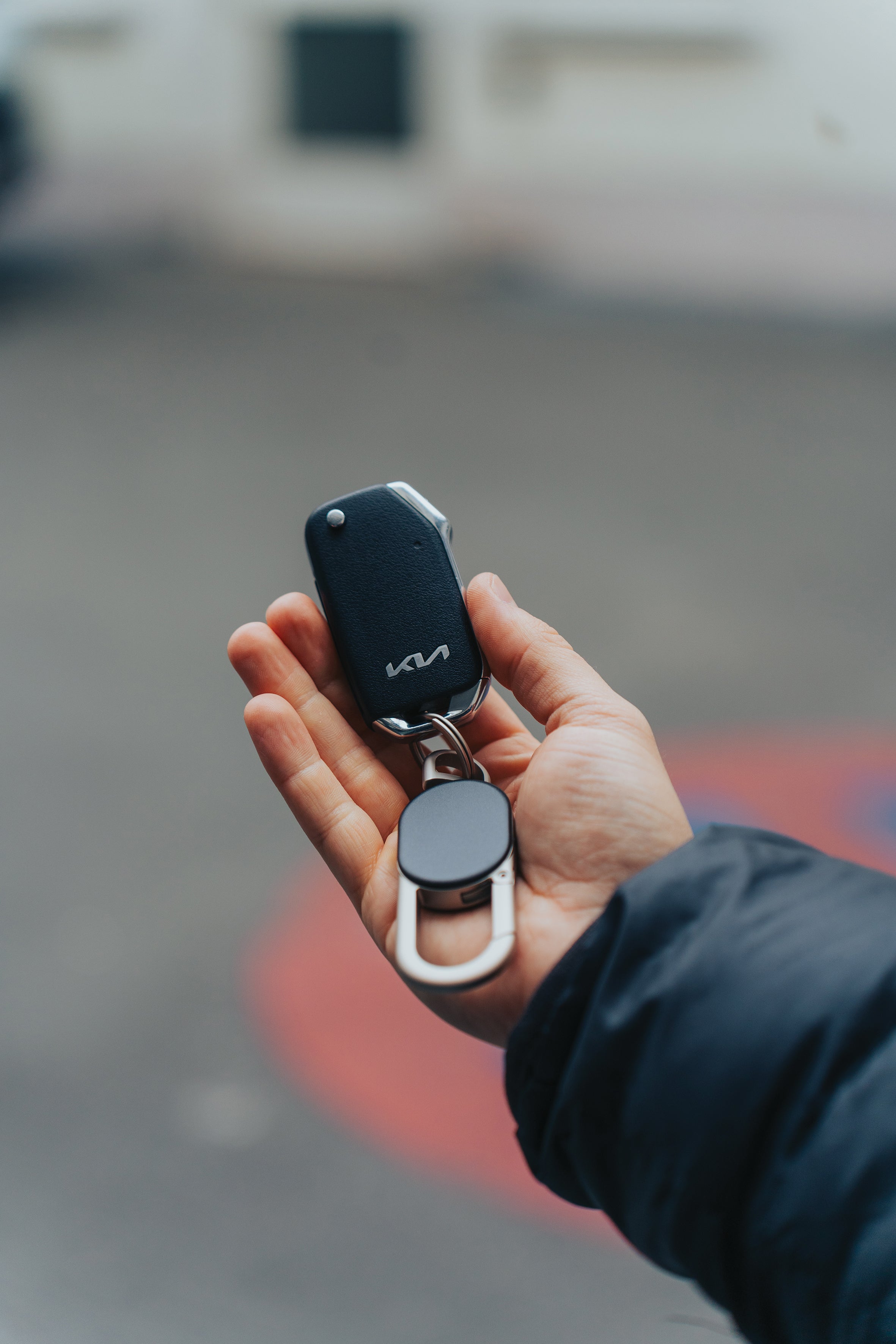 Keyfinder Dual -avaimenperä paikannuksella